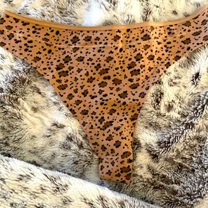 Cotton leopard thong